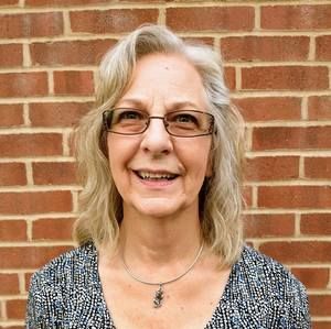 Meet your Posher, Elaine